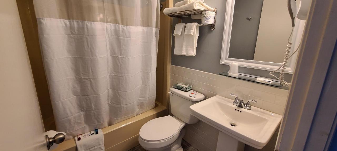 Hampton Village Inn Dış mekan fotoğraf